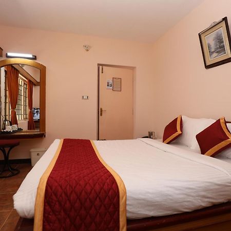 Hotel Silver Oak Ооти Екстериор снимка