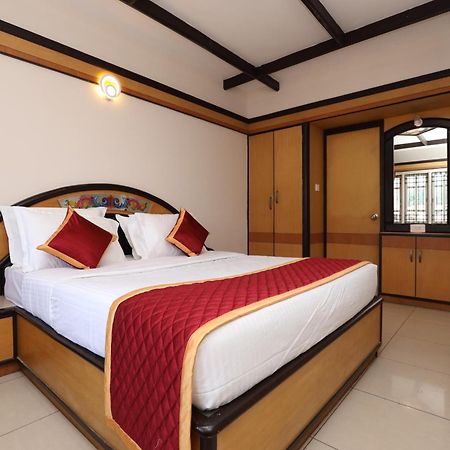 Hotel Silver Oak Ооти Екстериор снимка