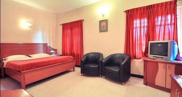 Hotel Silver Oak Ооти Екстериор снимка